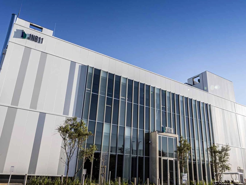 Exterior shot of the JNB11 Data Centre in South Africa on a sunny day