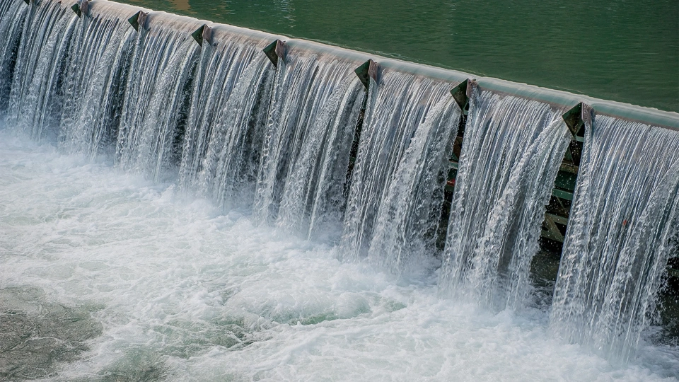 embibhoration barrier for hydroelectric power plant