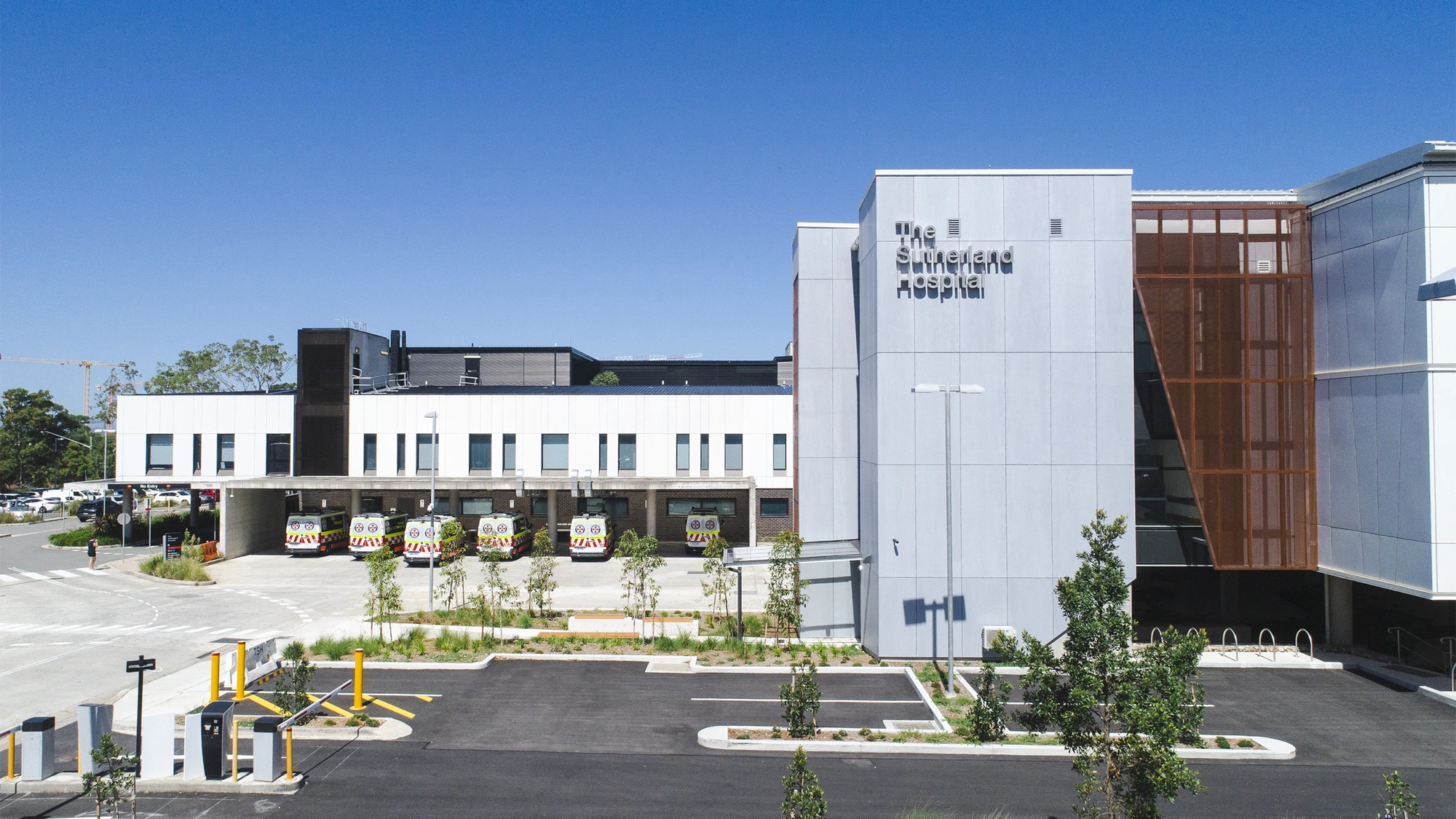 Exterior shot of the Sutherland Hospital Operating Theatre Complex in Australia.