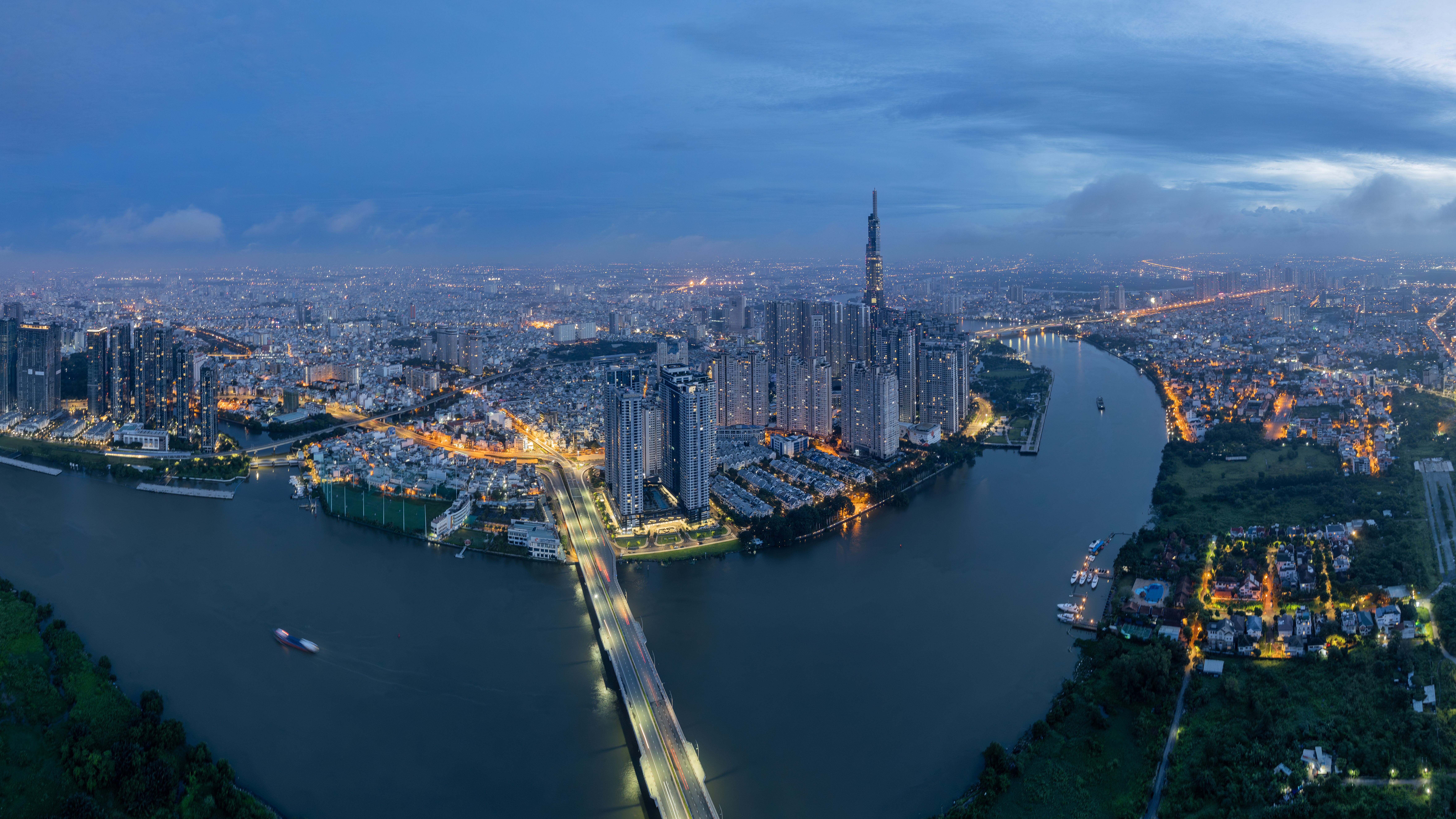  Morning view of Ho Chi Minh City skyline and the Saigon River, Vietnam.